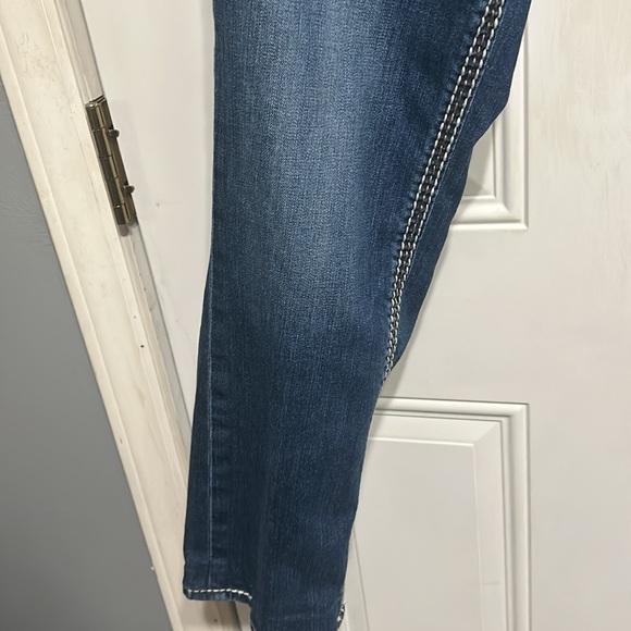 Rock Revival Jeans - Picture 9 of 9
